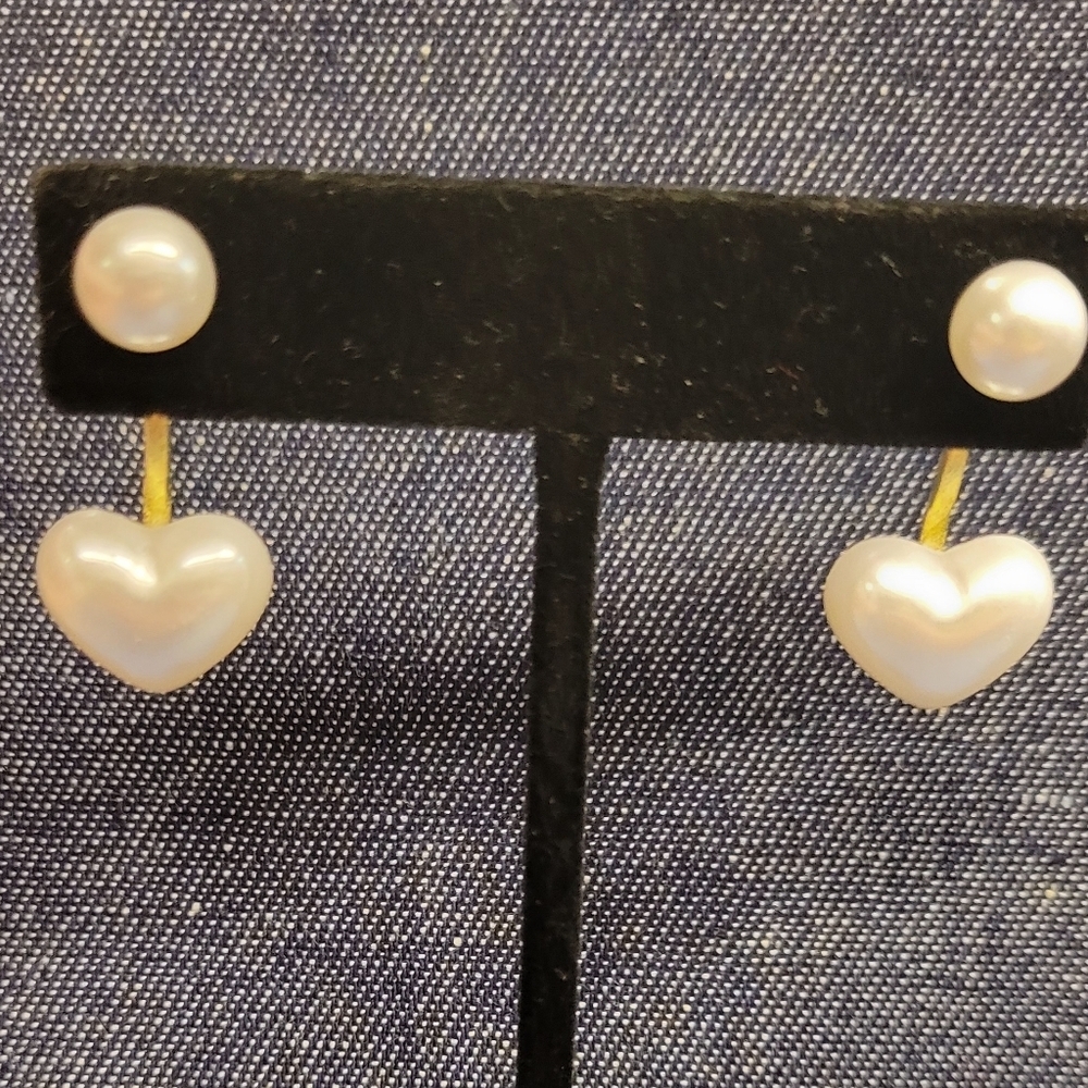 Pearl Faux Gold Tone Ball & Heart 1" Earrings